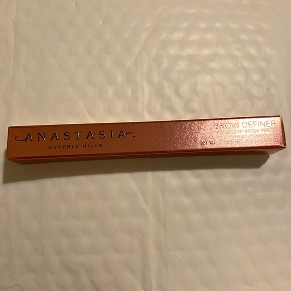 Anastasia Beverly Hills Brow Definer. Medium Brown - Picture 7 of 9